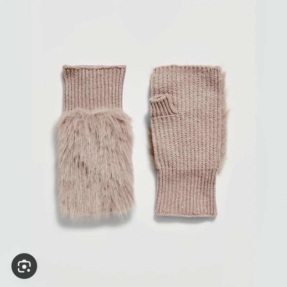 Old Navy Cozy Faux Fur Gloves Earmuffs Women's Lot 4 Winter Gift Set Soft Plush